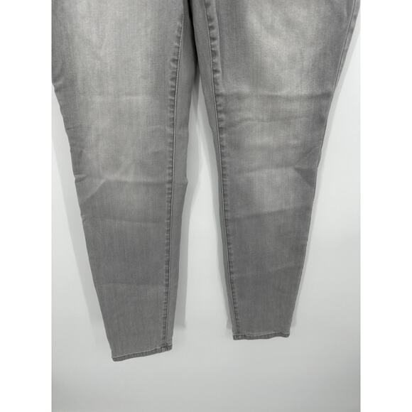 Chico's Grey Wash Stretch Band Slim Cotton Blend Jeans Women's Size 0R (4) - Picture 3 of 8
